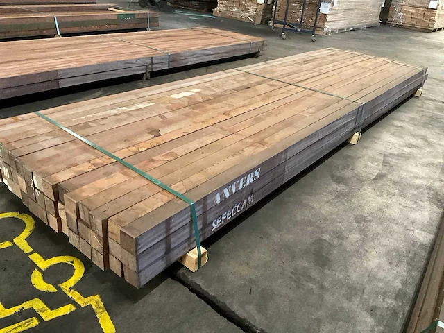 Azobé palen 60x60 mm (48x) - afbeelding 3 van  5