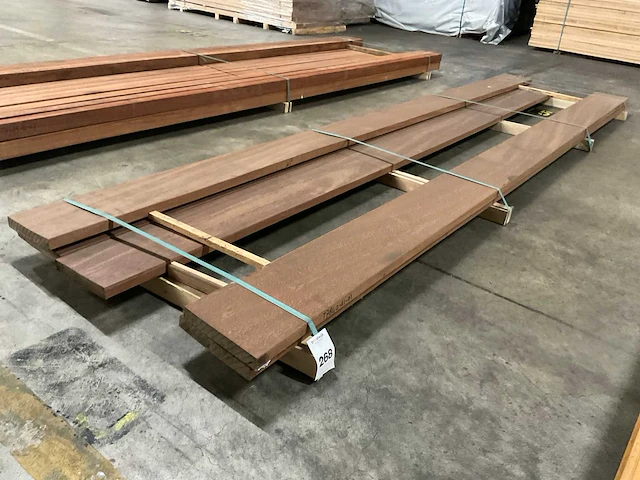 Azobé plank geschaafd 35x230 mm (5x) - afbeelding 1 van  6