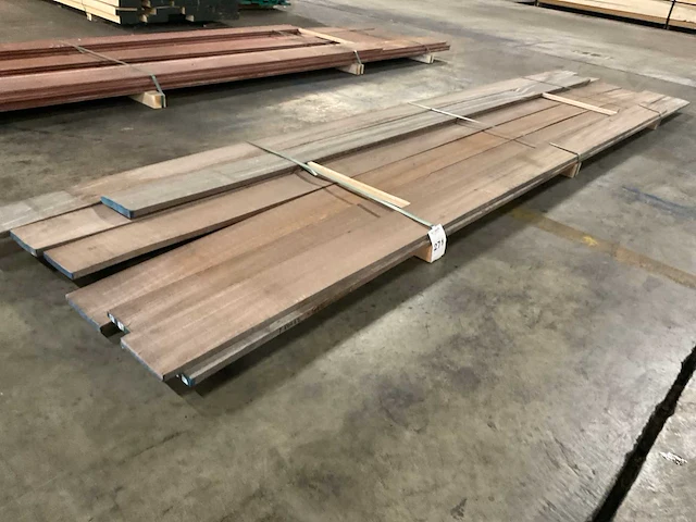 Azobé planken 20x145 mm (9x) - afbeelding 1 van  5