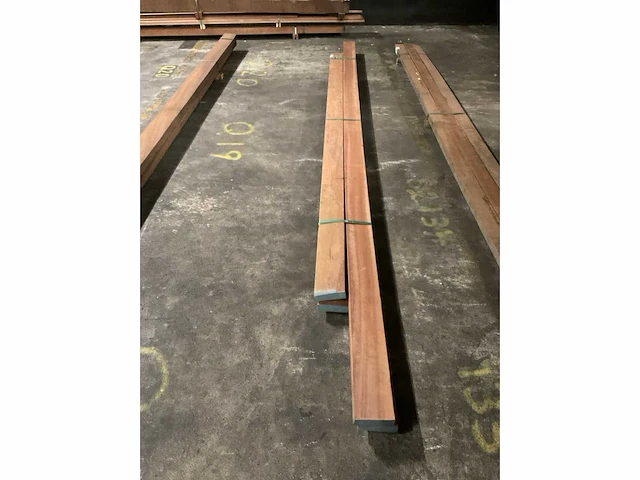 Azobé regels geschaafd 40x140 mm (4x) - afbeelding 4 van  4