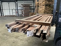 Azobé tuinpaal gepunt met v-groef 300cm (32x) - afbeelding 1 van  8
