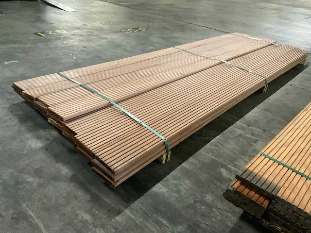 Azobé vlonderdelen antislip 21x145 mm (21x) - afbeelding 3 van  6