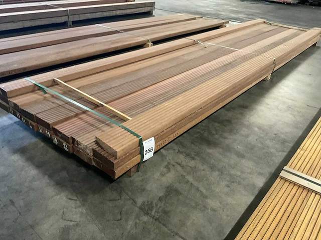 Azobé vlonderdelen antislip 45x140 mm (16x) - afbeelding 1 van  6