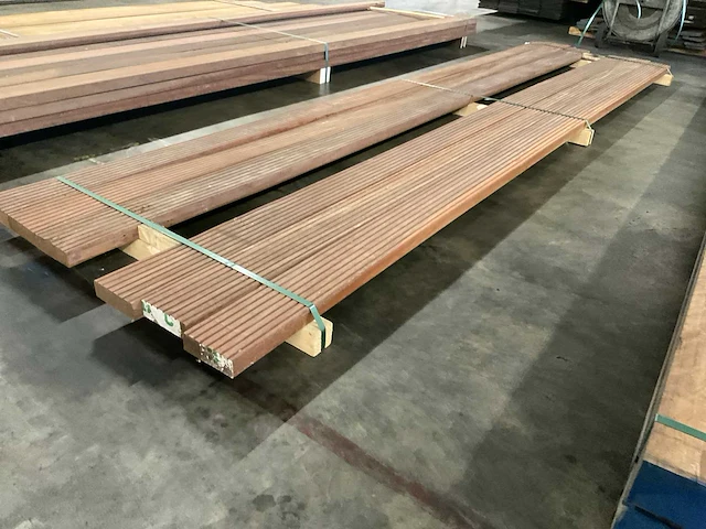 Azobé vlonderdelen antislip 45x140 mm (6x) - afbeelding 3 van  6