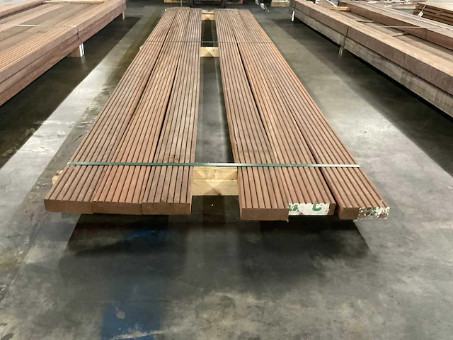 Azobé vlonderdelen antislip 45x140 mm (6x) - afbeelding 4 van  6