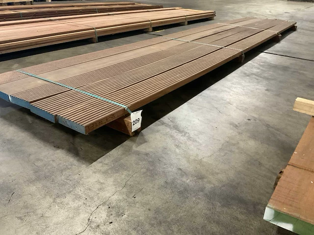 Azobé vlonderdelen antislip 45x190mm (5x) - afbeelding 1 van  6