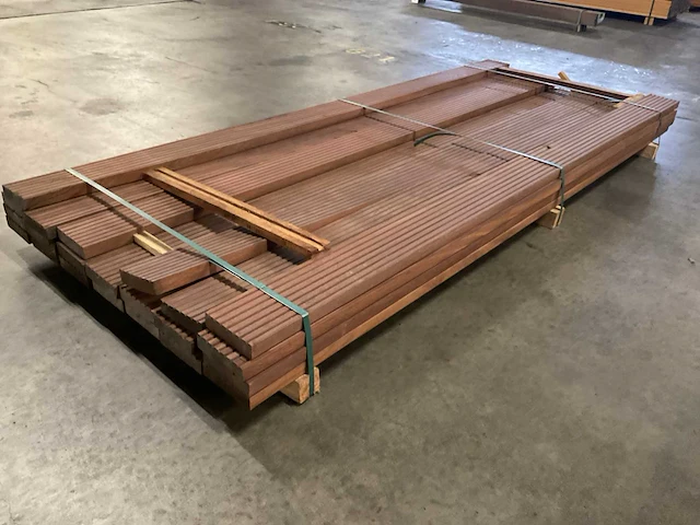 Azobé vlonderplanken met antislip 35x140 mm (22x) - afbeelding 3 van  6