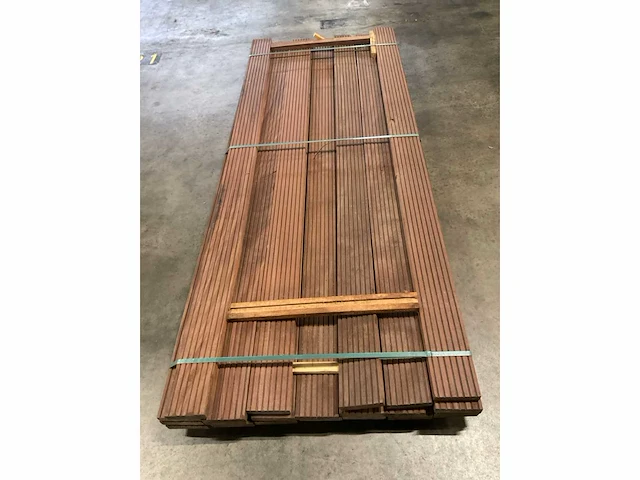 Azobé vlonderplanken met antislip 35x140 mm (22x) - afbeelding 5 van  6