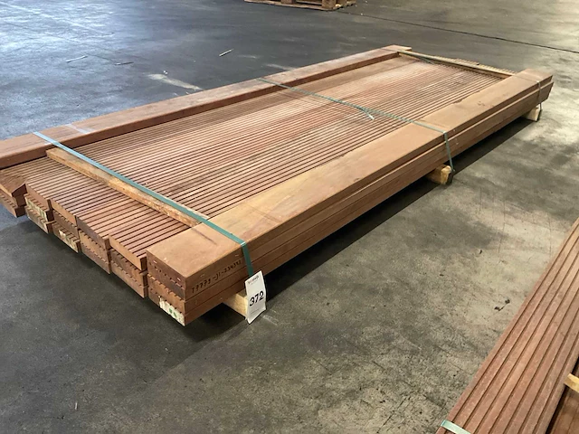 Azobé vlonderplanken met antislip 35x140 mm (23x) - afbeelding 1 van  6