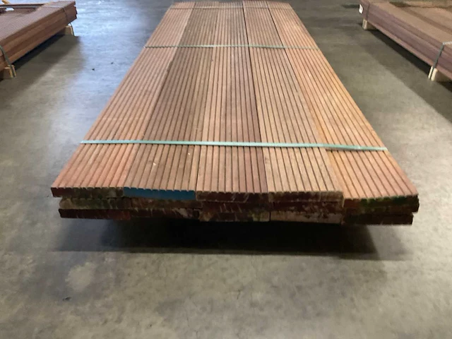 Azobé vlonderplanken met antislip 35x190 mm (15x) - afbeelding 4 van  6