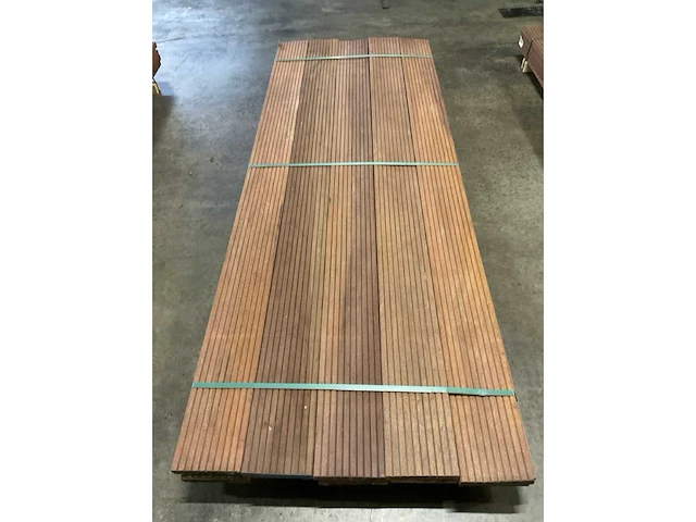 Azobé vlonderplanken met antislip 35x190 mm (15x) - afbeelding 5 van  6