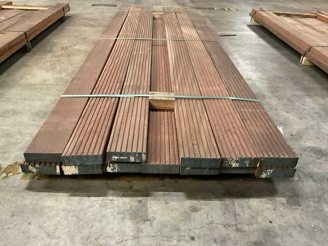 Azobé vlonderplanken met antislip 45x140 mm (13x) - afbeelding 2 van  6