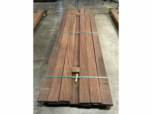 Azobé vlonderplanken met antislip 45x140 mm (13x) - afbeelding 5 van  6