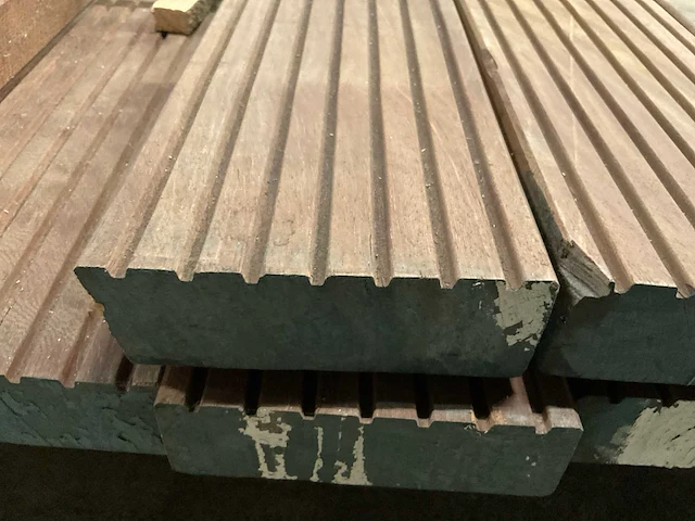 Azobé vlonderplanken met antislip 45x140 mm (13x) - afbeelding 6 van  6