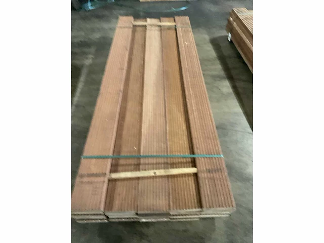Azobé vlonderplanken met antislip 45x190 mm (27x) - afbeelding 4 van  5