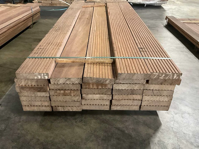 Azobé vlonderplanken met antislip 45x190 mm (33x) - afbeelding 4 van  6