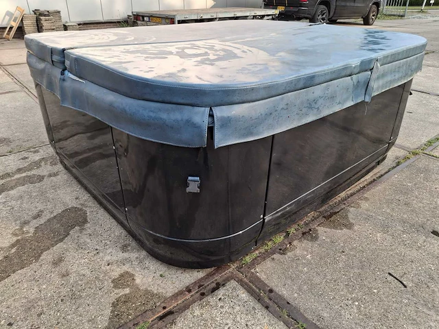 Azur spa 4 persoons amerikaanse jacuzzi en buitenspa - afbeelding 22 van  27