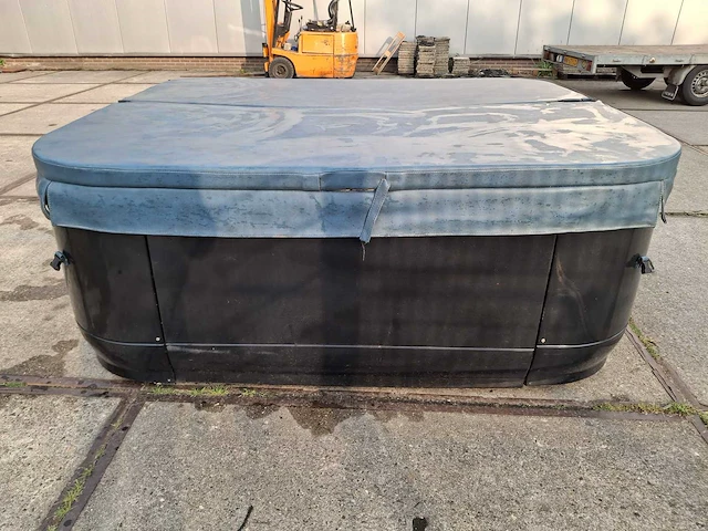 Azur spa 4 persoons amerikaanse jacuzzi en buitenspa - afbeelding 23 van  27