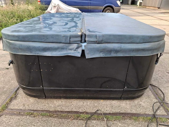 Azur spa 4 persoons amerikaanse jacuzzi en buitenspa - afbeelding 25 van  27