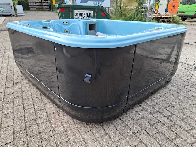 Azur spa 4 persoons amerikaanse jacuzzi en buitenspa - afbeelding 5 van  27