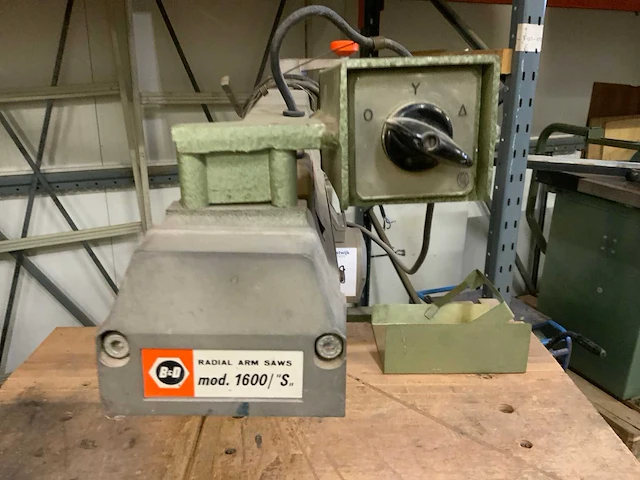 B & d mod.1600/“s,, radiaalafkortzaagmachine - afbeelding 5 van  8