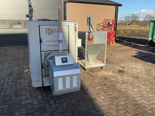 B-max 300 2019 pelletkachel - afbeelding 1 van  23