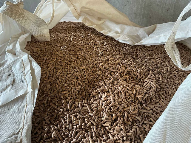 B-max 300 pelletkachel met voorraadbunker - afbeelding 19 van  30