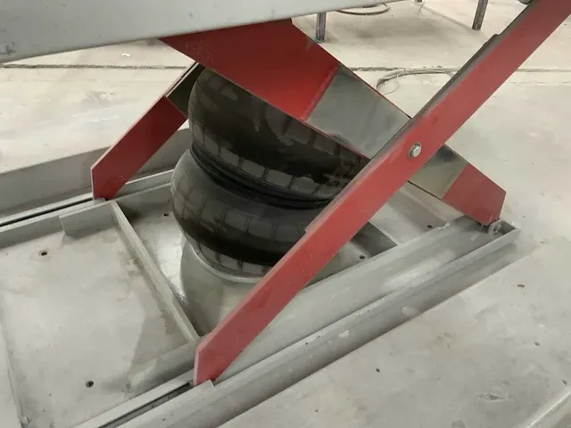 B-tec pneumatische hefbrug - afbeelding 5 van  7