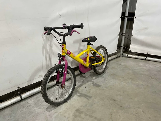 B twin kinderfiets - afbeelding 1 van  6