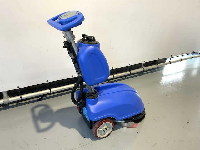 B30 - folding scrubber - vloerreiniger - afbeelding 7 van  10