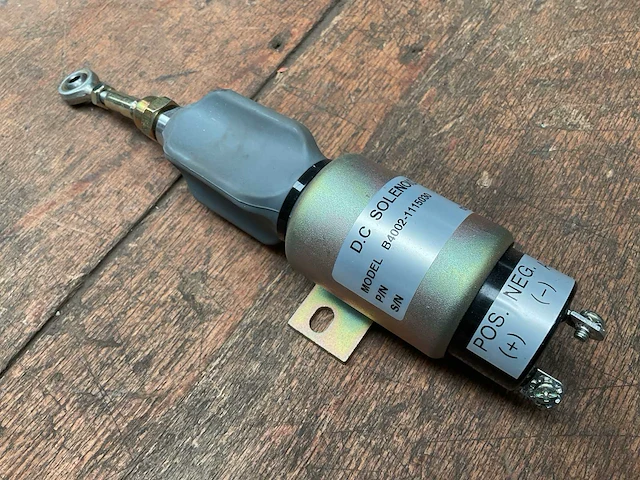 B4002-1115030 stoprelais solenoid - afbeelding 1 van  3