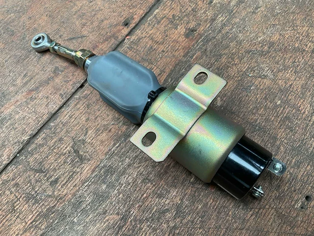B4002-1115030 stoprelais solenoid - afbeelding 3 van  3