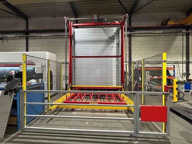 Baaijens - 2019 - verticaal met lift - paternosterkast 26 laden - afbeelding 1 van  24