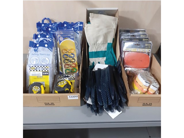 Babigo, rolmaat 5m, schroefhaken etc. (d1609) - afbeelding 2 van  3