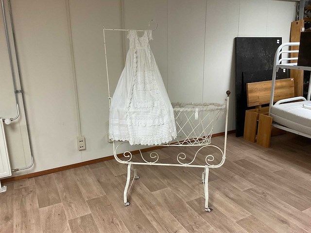 Babywieg - afbeelding 1 van  3