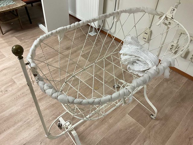 Babywieg - afbeelding 2 van  3