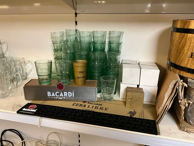 Bacardi merchandising - afbeelding 3 van  9