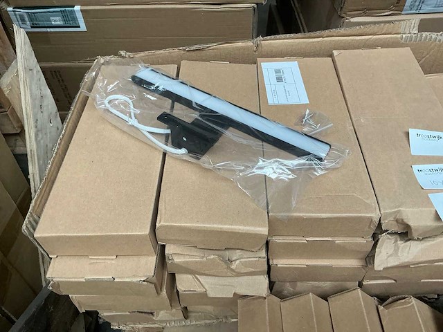 Badkamer- spiegelkast led verlichting (50x) - afbeelding 2 van  3
