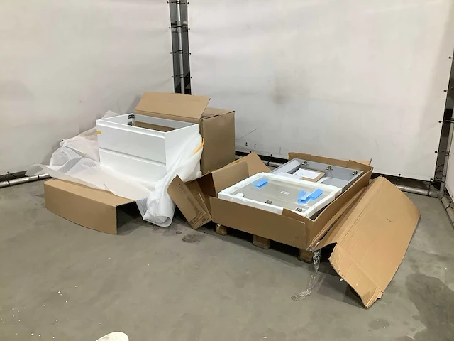 Badkamer meubels - afbeelding 1 van  6