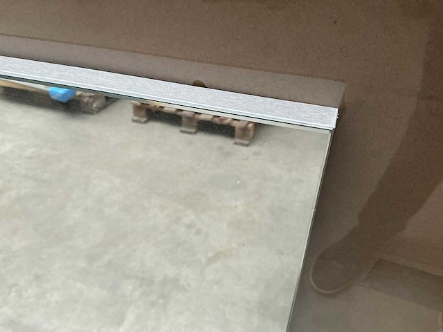 Badkamer spiegel 100x60cm - afbeelding 3 van  4