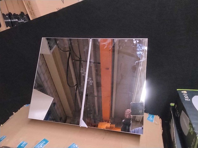 Badkamerkast met spiegel. - afbeelding 1 van  5