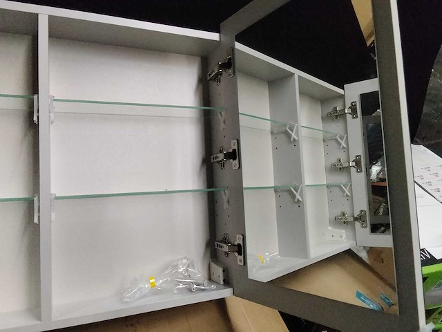 Badkamerkast met spiegel. - afbeelding 4 van  5