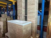 Badkamermeubel met wasbak, kraan en 3 kolomkasten - afbeelding 1 van  5