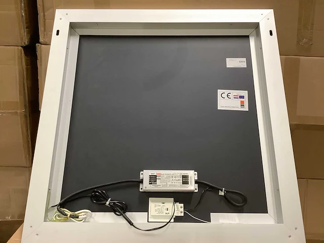 Badkamerspiegel - led - 80x80x4 cm - afbeelding 4 van  5