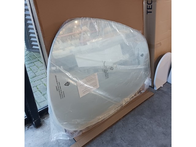 Badkamerspiegel, hipp design, organisch - afbeelding 1 van  5