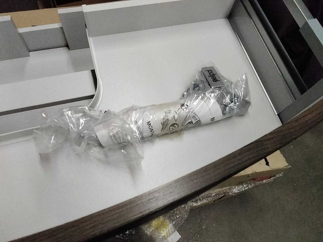 Badkamerspiegel met 3 kastjes. incl. led verlichting. - afbeelding 2 van  11