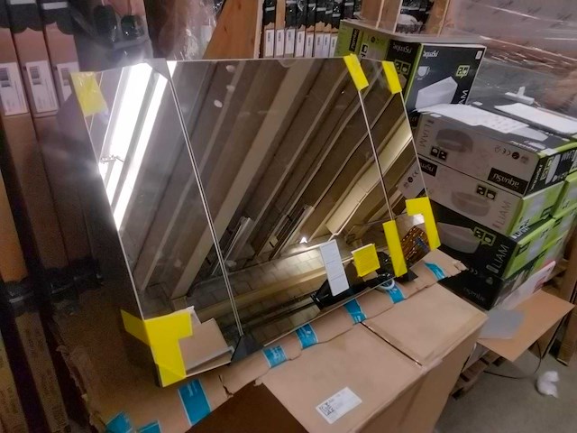 Badkamerspiegel met 3 kastjes. incl. led verlichting. - afbeelding 1 van  11