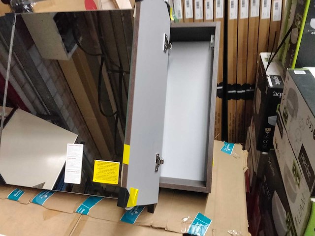 Badkamerspiegel met 3 kastjes. incl. led verlichting. - afbeelding 9 van  11