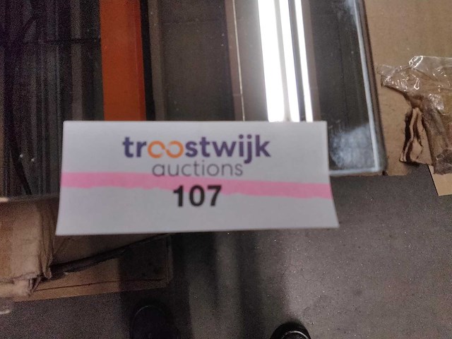 Badkamerspiegel met verlichting en verwarming. - afbeelding 3 van  3