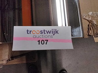 Badkamerspiegel met verlichting en verwarming. - afbeelding 3 van  3